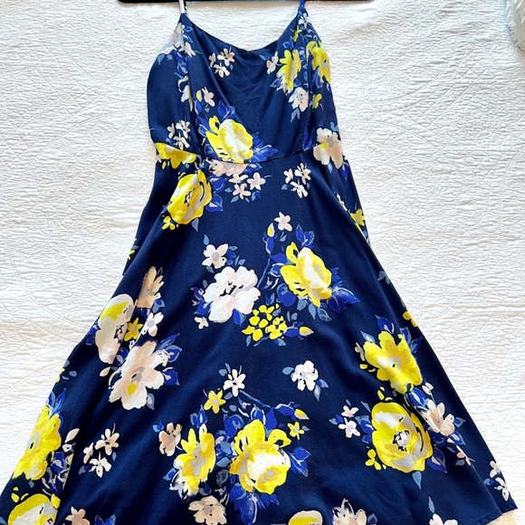 Old Navy Fit and Flare Blue Floral Cami Dress - Picture 1 of 4